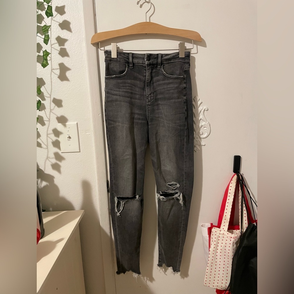 American Eagle - Jegging/Stretchy fit. Black washed color. (XS - Short)